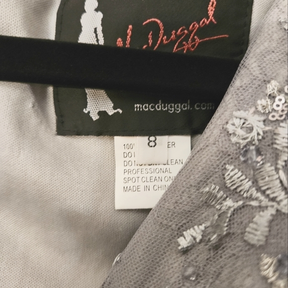 MAC DUGGAL PLATNIMUM EMBELLISHED V NECK ILLUSION LONG SLEEVE GOWN 8 NWOT - Picture 9 of 11